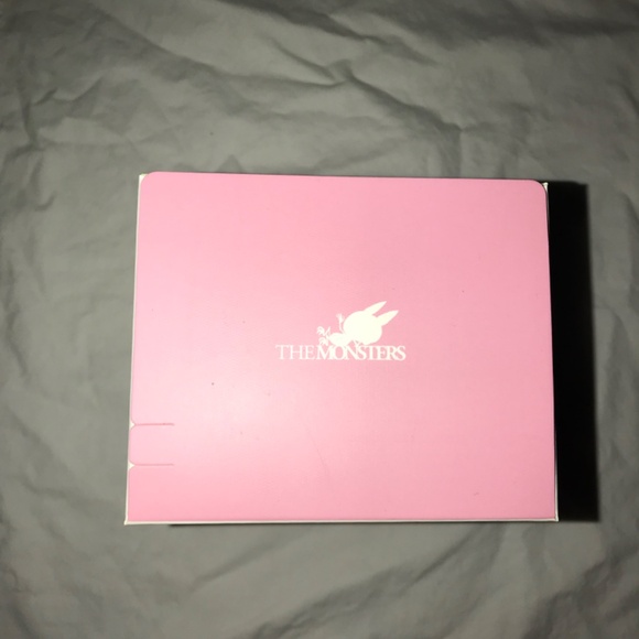 NEW SEALED Soymilk Labubu Exiting Macaron Authentic Vinyl Face Blind Box Beige - Picture 2 of 3